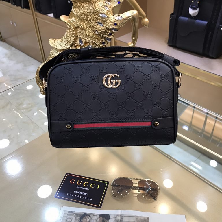 GUCCI Gucci The latest explosion of men's shoulder bag, high-end imported double G flower leather Leather grain clear leather gloss is excellent, the leather feel soft and comfortable    perfect interpretation of the qua