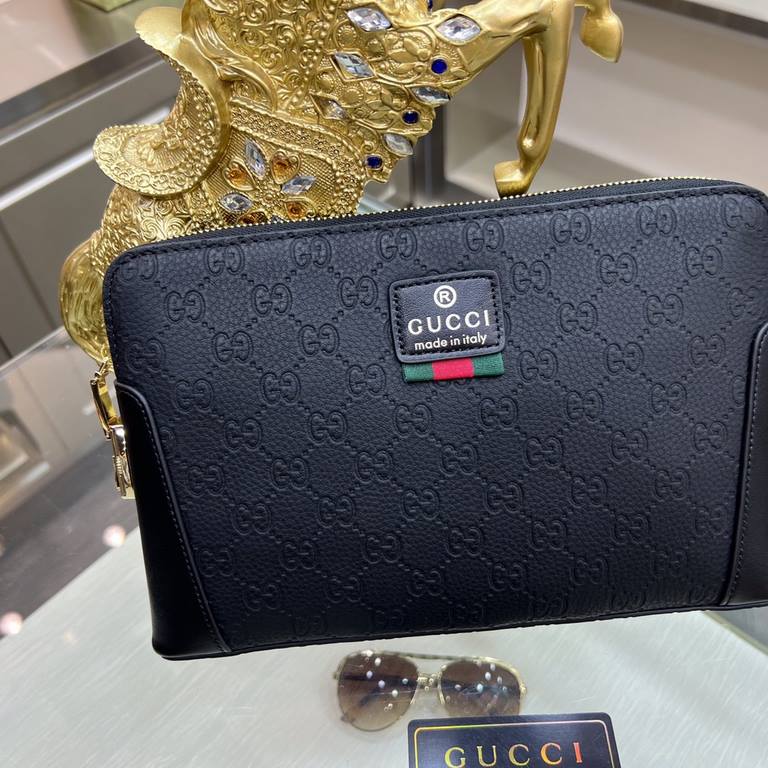 GUCCI Gucci new handbag official website with out step goods, fashionable style, high The new Gucci handbag is the same as the official website, and it is a fashionable style with a high quality! Using the first layer of