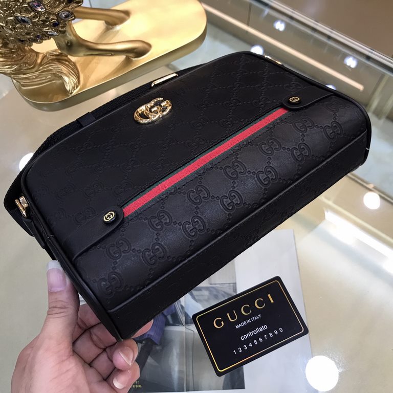 GUCCI Gucci The latest explosion of men's shoulder bag, high-end imported double G flower leather Leather grain clear leather gloss is excellent, leather feel soft and comfortable    perfect interpretation of the quality