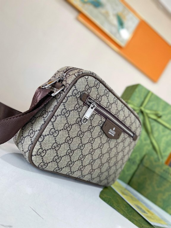 秘秘 Gucci    Counter the latest explosion of men's crossbody bags, heavy money to create a new channel goods   energetic   ideal for men's   the original hardware  LOGO clear and unparalleled   top layer of cowhide   qual