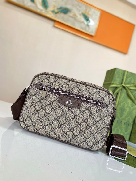 秘秘 Gucci    Counter the latest explosion of men's crossbody bags, heavy money to create a new channel goods   energetic   ideal for men's   the original hardware  LOGO clear and unparalleled   top layer of cowhide   qual