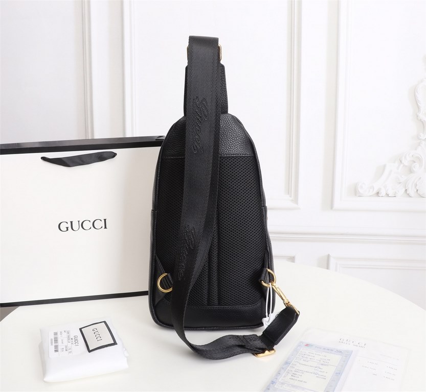 Model 0426-4 Gucci G-Home    chest bag   listed   head layer cowhide leather, vintage hardware double G   style novelty, versatile, go out of the must-have ~ color black, size 32  17  4