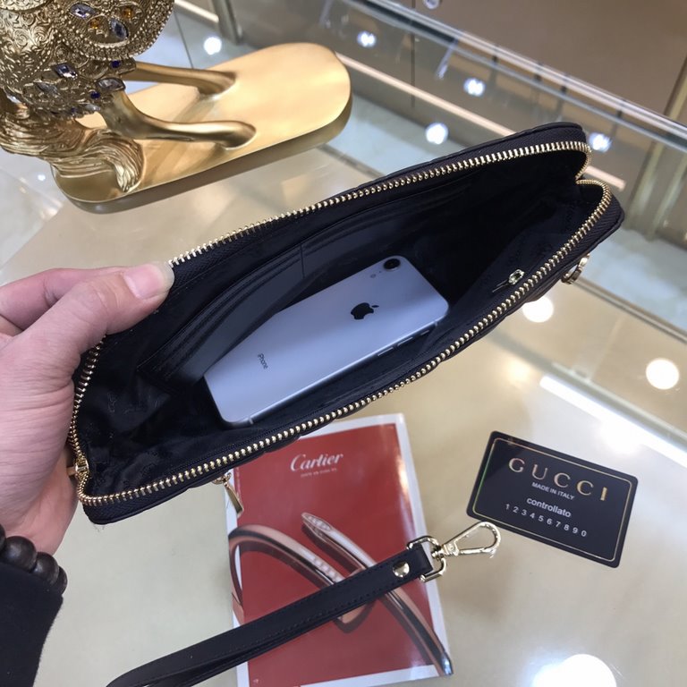 GUCCI [Gucci]  Drunken Explosion Model Men's Clutch Bag   Impeccable workmanship details! [Color] Stitching is neat and meticulous, and the fully hand-folded edges are perfectly rendered! Brushed leather, original hardwa