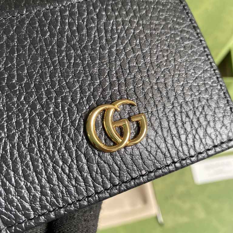 GG Marmont.   with a full set of original green packaging   can not stop the beauty of the bag you receivedGG Marmont series,  elegant and delicate design but captured the hearts of many young girls! It is also a must-ha