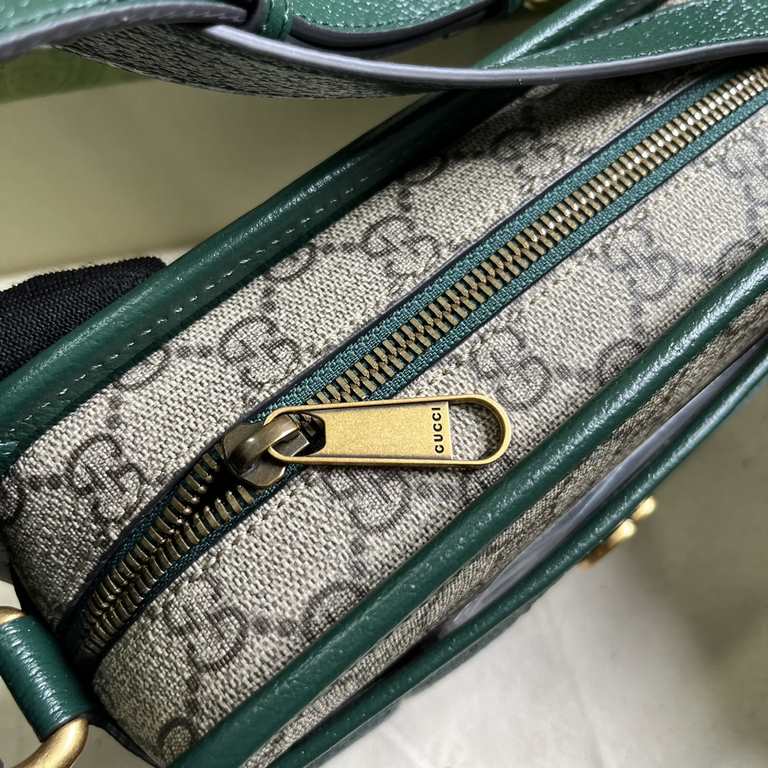 .   with a full set of original green box packaging   mini GG canvas mini shoulder bag, Gucci small leather accessories to break through the boundaries of design, continue to reinterpret the classic travel pieces in a pe