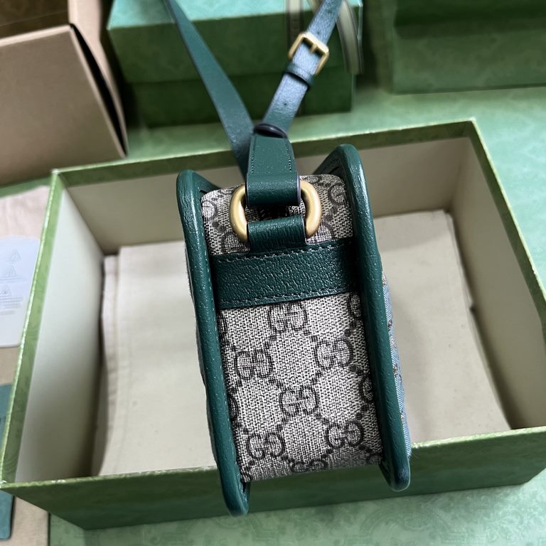 .   with a full set of original green box packaging   mini GG canvas mini shoulder bag, Gucci small leather accessories to break through the boundaries of design, continue to reinterpret the classic travel pieces in a pe