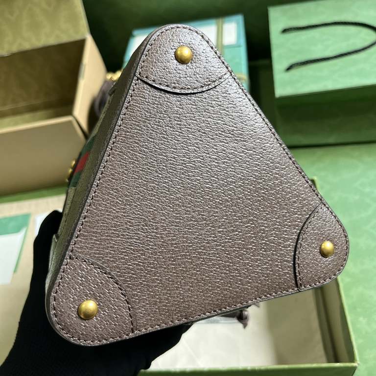 .   with full original green box packaging  Ophidia GG Bucket Bag. The Ophidia collection blends the best of Gucci's heritage with modern design to create an eye-catching new collection. The series contains webbing and d