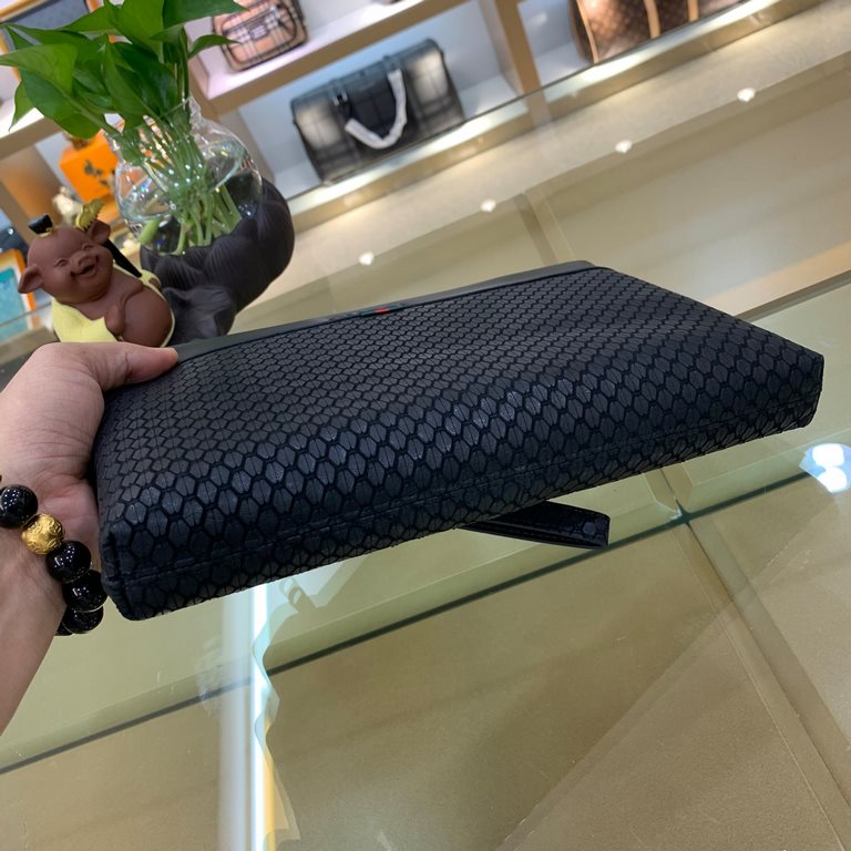 The original official network Model 2001 black # top original single goods 2020 Gucci GUCCI counter popular models, high-end atmosphere, fashion and taste, the latest top GUCCl knife scraping head layer cowhide, feel goo