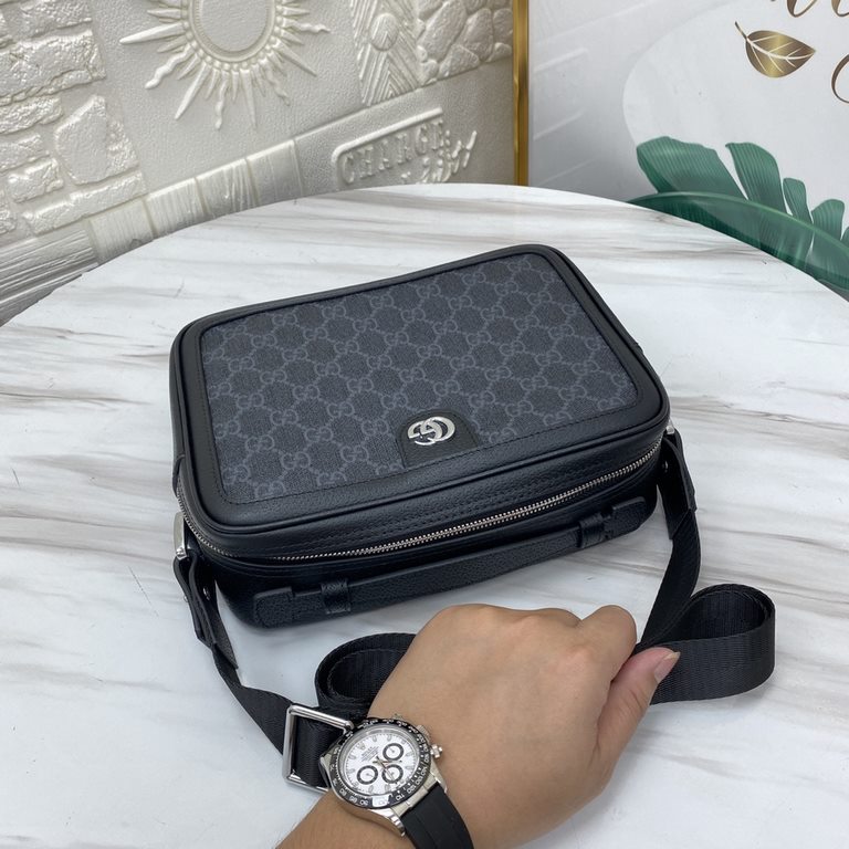 The GG Print Embossed Messenger Bag, a classic travel accessory revisited in a new color palette for the Gucci Love March collection, combines the softness of GG leather with the embossing of the brand's logo on the body