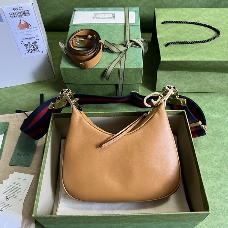 .  With a full set of original green box packaging GG Gucci Attache Series Small Shoulder Backpack The Gucci Love March collection is a refreshed interpretation of the brand's canonical elements, paying homage to the end