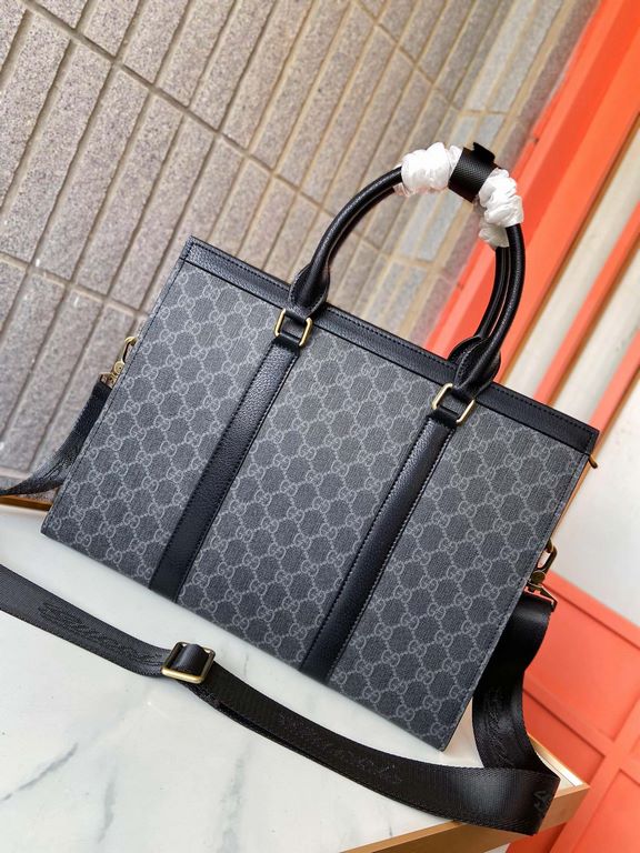 9126 Black Brown  High-end   The new GUCCI Ophidia collection presents a new design briefcase in GG Supreme synthetic canvas, featuring the brand's iconic webbing and double G-shaped hardware. The double handles and deta