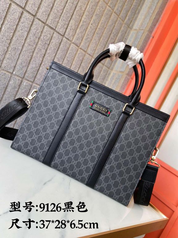 9126 Black Brown  High-end   The new GUCCI Ophidia collection presents a new design briefcase in GG Supreme synthetic canvas, featuring the brand's iconic webbing and double G-shaped hardware. The double handles and deta