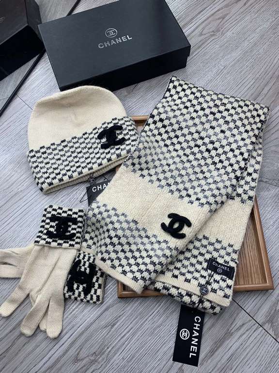 C family. [Three-piece wool suit hat  scarf  gloves] classic suit hat! Warm and super comfortable ~ winter Miss ageing artifacts Oh ~ this winter you are missing such a set of suit hat la ~ and warm and stylish! Men's an