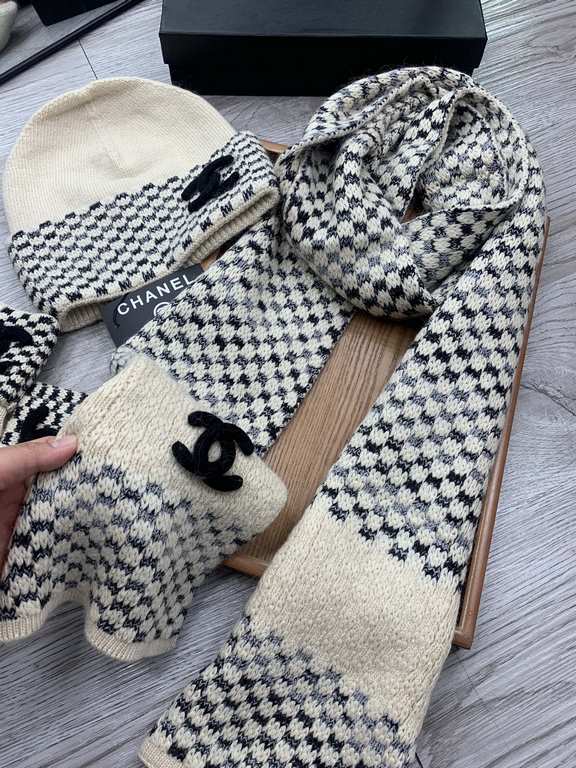 C family. [Three-piece wool suit hat  scarf  gloves] classic suit hat! Warm and super comfortable ~ winter Miss ageing artifacts Oh ~ this winter you are missing such a set of suit hat la ~ and warm and stylish! Men's an