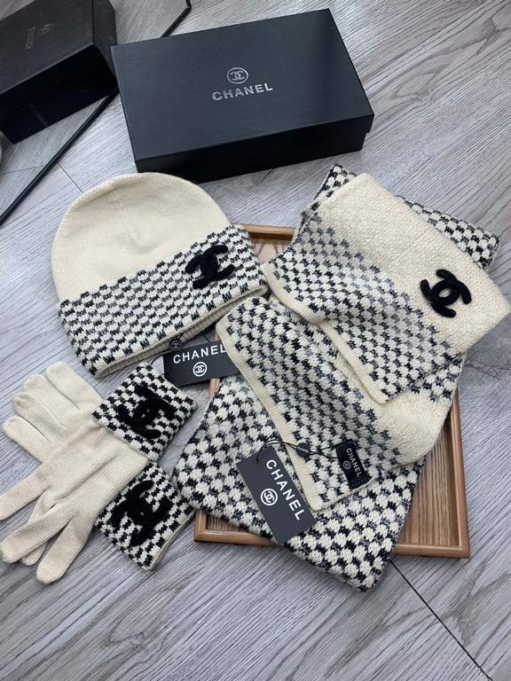 C family. [Three-piece wool suit hat  scarf  gloves] classic suit hat! Warm and super comfortable ~ winter Miss ageing artifacts Oh ~ this winter you are missing such a set of suit hat la ~ and warm and stylish! Men's an