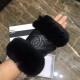 Chanel new women's half-finger gloves sheepskin chain Leather ultra-thin, soft and comfortable, especially show the shape of the hand    texture superb!Size M L