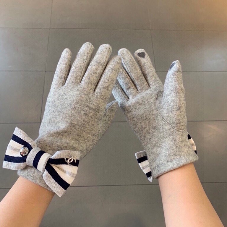 Chanel FallWinter Women's Touchscreen Gloves    Wool  Cute Butterfly   Padded Lining Soft and Cozy Recommended for Driving