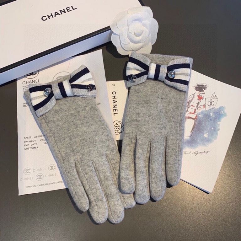 Chanel FallWinter Women's Touchscreen Gloves    Wool  Cute Butterfly   Padded Lining Soft and Cozy Recommended for Driving