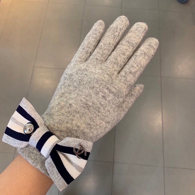 Chanel FallWinter Women's Touchscreen Gloves    Wool  Cute Butterfly   Padded Lining Soft and Cozy Recommended for Driving