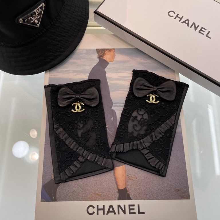 Chanel ~ Chanel latest models lace mesh half finger models fashion gloves women's flavor    average size