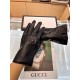 GUCCI new men's leather gloves, imported from Ethiopia touch screen sheepskin, the back of the hand at the personalized LOGO design, GUCCI and LOVED, small openings at the wrist to adjust the size of the total to allow y