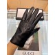 GUCCI new men's leather gloves, imported from Ethiopia touch screen sheepskin, the back of the hand at the personalized LOGO design, GUCCI and LOVED, small openings at the wrist to adjust the size of the total to allow y