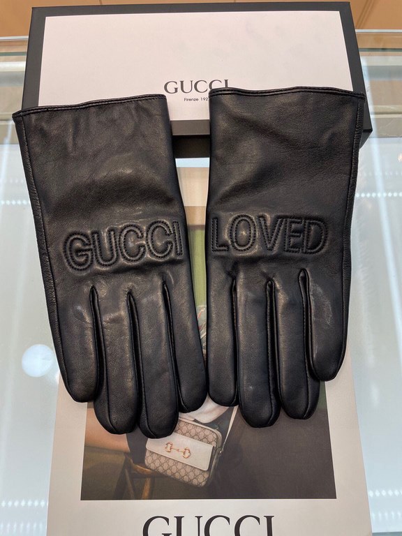 GUCCI new men's leather gloves, imported from Ethiopia touch screen sheepskin, the back of the hand at the personalized LOGO design, GUCCI and LOVED, small openings at the wrist to adjust the size of the total to allow y