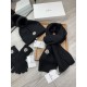 Monmouth. [Three-piece wool suit fox hair hat  scarf  gloves] classic set hat! Warm and super comfortable ~ winter miss ageing artifacts Oh ~ this winter you are just short of such a set of suit hat la ~ and warm and sty