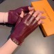 2022 LV new short gloves, fashion biker   gloves, fall and winter new cloth lining, fashion   on the hand super comfortable soft and versatile! Set beauty goddess must-have   with box   yardage ML