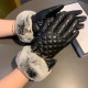 .Chanel Chanel 2022 fall and winter lazy rabbit hair messy embroidery   Sheepskin gloves   mobile touch screen, worth comparing    the same paragraph of different qualities, kill the market poor products, imported first-