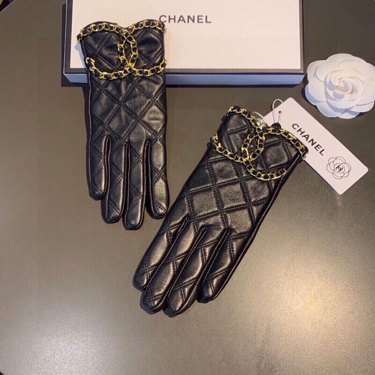 Chanel Chanel 2021 large double C chain fall and winter gloves beautiful drops   worth comparing     the same paragraph of different qualities, kill the market poor products, imported first-class sheepskin   classic but 