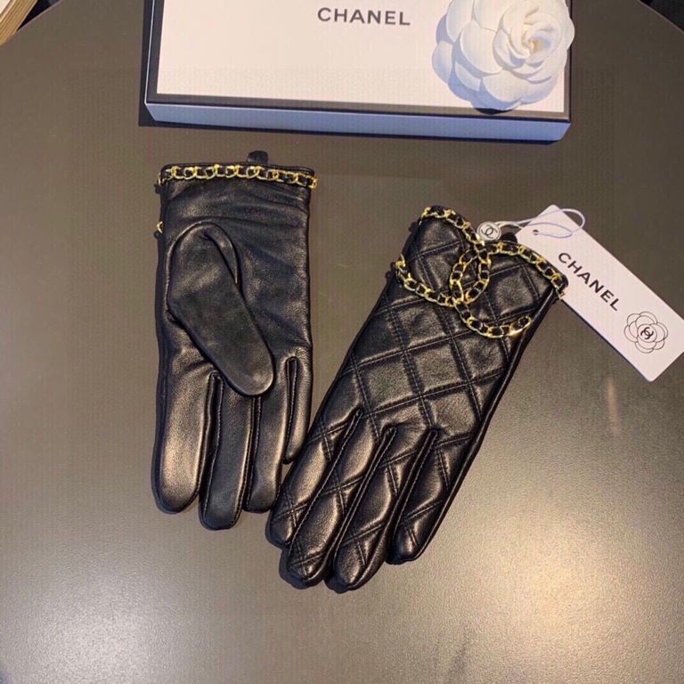 Chanel Chanel 2021 large double C chain fall and winter gloves beautiful drops   worth comparing     the same paragraph of different qualities, kill the market poor products, imported first-class sheepskin   classic but 