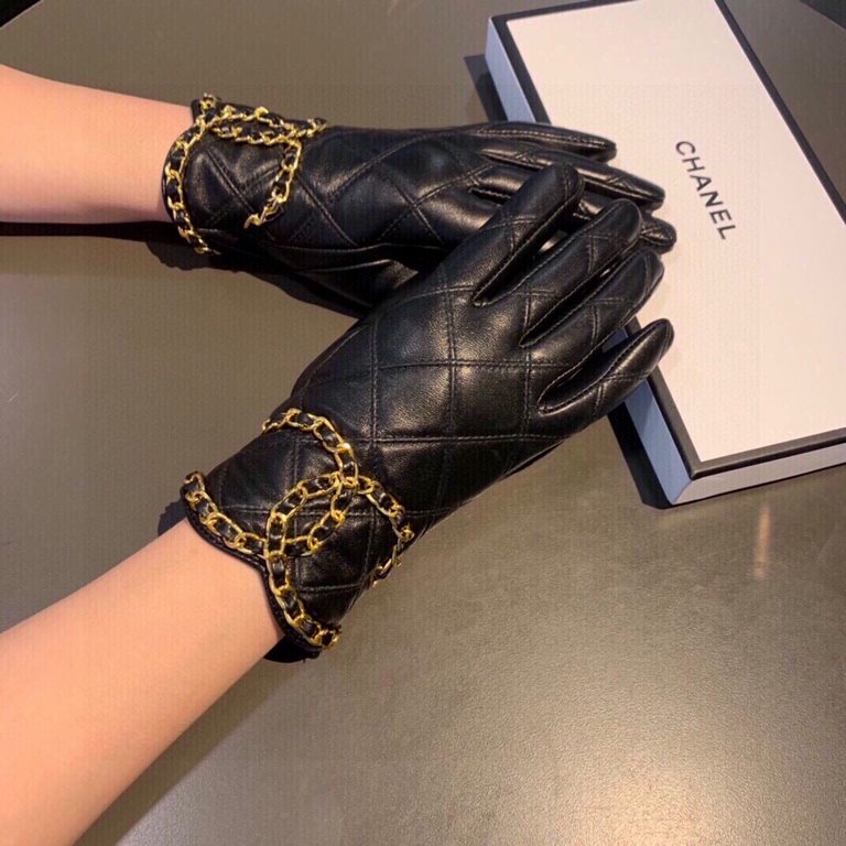 Chanel Chanel 2021 large double C chain fall and winter gloves beautiful drops   worth comparing     the same paragraph of different qualities, kill the market poor products, imported first-class sheepskin   classic but 