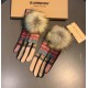 With packagingBurberry BURBERRY counter new large fox fur ball   wool gloves   fashion gloves, fall and winter warm padded lining, classic plaid, on the hand super comfortable and soft,   versatile! average size