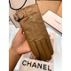 Chanel hot circle of friends women's leather gloves, imported from Ethiopia touch screen sheepskin, simple and generous static surface style add a small LOGO buckle, small buckle to adjust the size of the super-soft padd