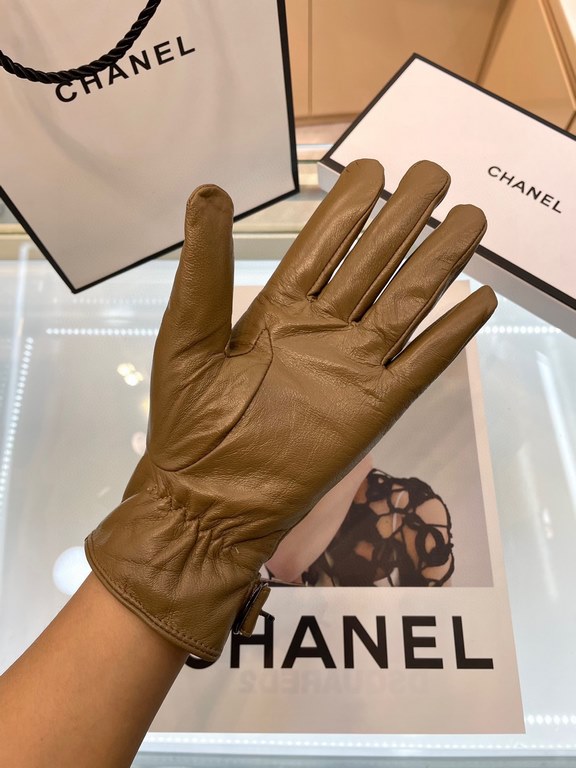 Chanel hot circle of friends women's leather gloves, imported from Ethiopia touch screen sheepskin, simple and generous static surface style add a small LOGO buckle, small buckle to adjust the size of the super-soft padd