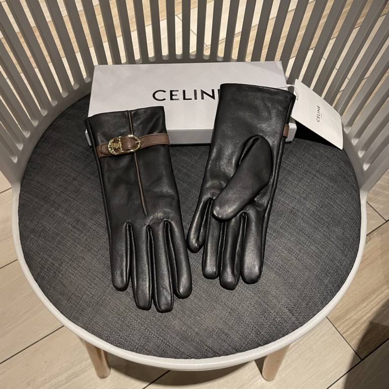 Celine Celine fall and winter new women's gloves official website synchronization    color matching series highlights the mature charm of imported sheepskin leather ultra-thin soft and comfortable version of the positive