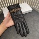 Celine Celine fall and winter new women's gloves official website synchronization    color matching series highlights the mature charm of imported sheepskin leather ultra-thin soft and comfortable version of the positive