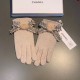 .Chanel Chanel counter new wool gloves, fashion gloves, fall and winter warm padded lining, super whine bow  , on the hand super comfortable and soft, versatile! With box   even size