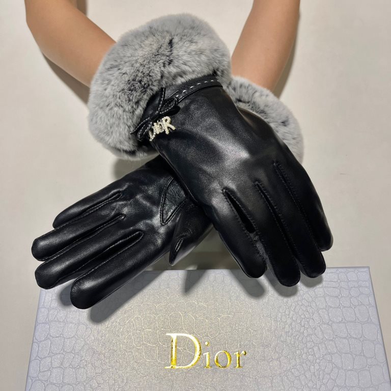 DIOR Dior 2021 fall and winter lazy rabbit hair touch screen gloves   goddesses set of beauty must have   single product, worth comparing    the same paragraph of different quality, kill the market poor product,   lazy r