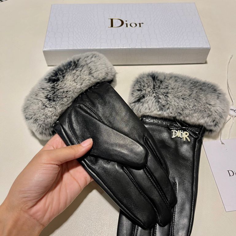 DIOR Dior 2021 fall and winter lazy rabbit hair touch screen gloves   goddesses set of beauty must have   single product, worth comparing    the same paragraph of different quality, kill the market poor product,   lazy r