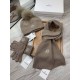 Masked mouth. [Three-piece wool suit fox hair hat  scarf  gloves] classic suit hat! Warm and super comfortable ~ winter Miss ageing artifacts Oh ~ this winter you are just short of such a set of suit hat la ~ and warm an