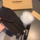 With packagingBurberry BURBERRY counter new large fox fur ball   wool gloves   fashion gloves, fall and winter warm padded lining, classic plaid, on the hand super comfortable and soft,   versatile! average size