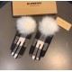 With packagingBurberry BURBERRY counter new large fox fur ball   wool gloves   fashion gloves, fall and winter warm padded lining, classic plaid, on the hand super comfortable and soft,   versatile! average size