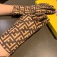 runFendi FENDI  2022 fall and winter cashmere gloves worth comparing     the same paragraph of different quality, kill the market poor product,   classic but not fashionable paragraph . Like can get started, this quality