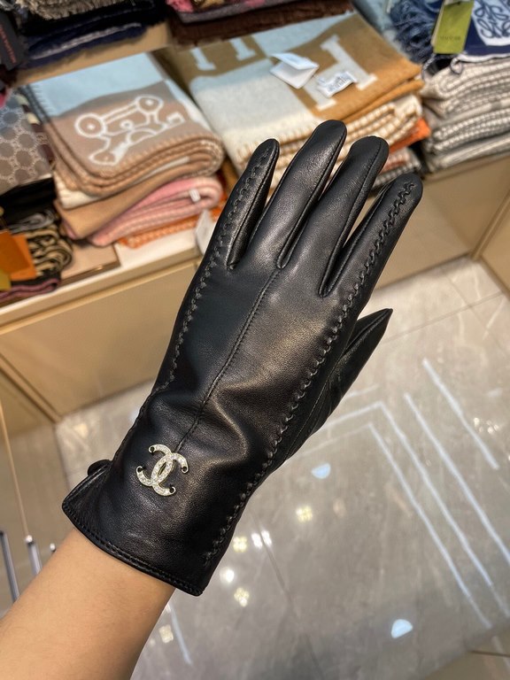 New exclusive first Chanel Chanel ladies new high-grade sheepskin gloves    goddess preferred can not miss      First-grade sheepskin Leather fine and soft cashmere lining to keep warm better goddesses set of the United 