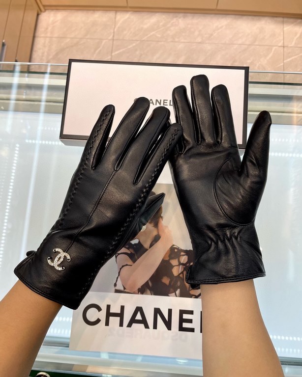 New exclusive first Chanel Chanel ladies new high-grade sheepskin gloves    goddess preferred can not miss      First-grade sheepskin Leather fine and soft cashmere lining to keep warm better goddesses set of the United 