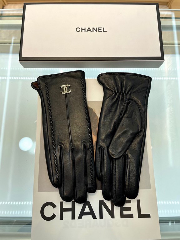 New exclusive first Chanel Chanel ladies new high-grade sheepskin gloves    goddess preferred can not miss      First-grade sheepskin Leather fine and soft cashmere lining to keep warm better goddesses set of the United 