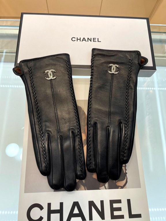 New exclusive first Chanel Chanel ladies new high-grade sheepskin gloves    goddess preferred can not miss      First-grade sheepskin Leather fine and soft cashmere lining to keep warm better goddesses set of the United 