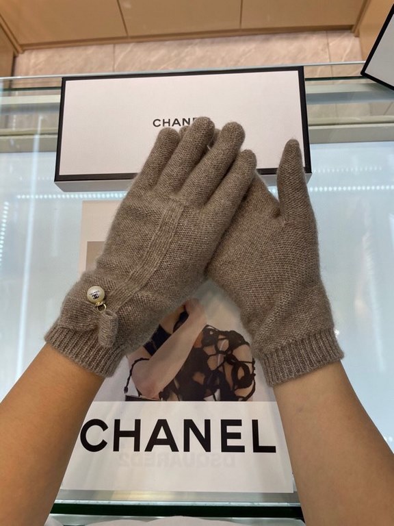 Chanel new cashmere knitted gloves   100% cashmere on the hand that is warm   This section uses natural high-quality cashmere soft warm and comfortable 7GG double yarn handmade horizontal machine flat knitting handmade n